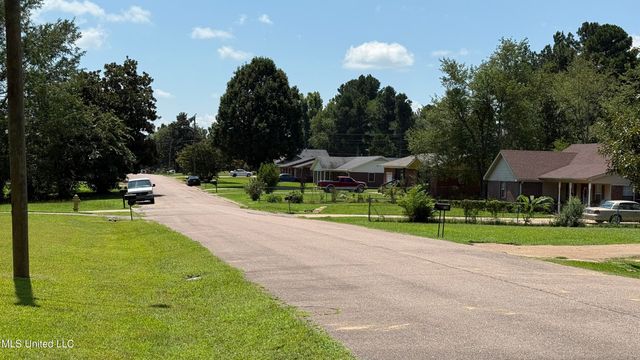 595 Swaney Drive, Holly Springs, MS 38635