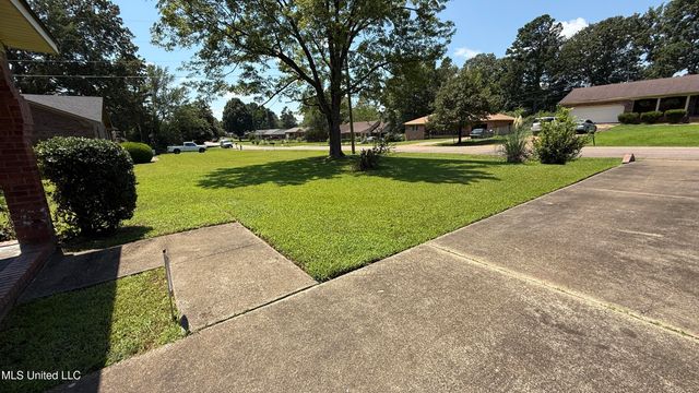 595 Swaney Drive, Holly Springs, MS 38635