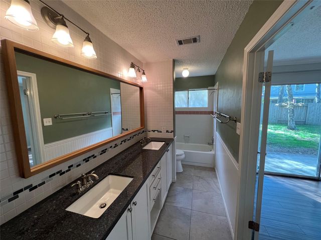 38 Dusky Meadow Pl, The Woodlands, TX 77381