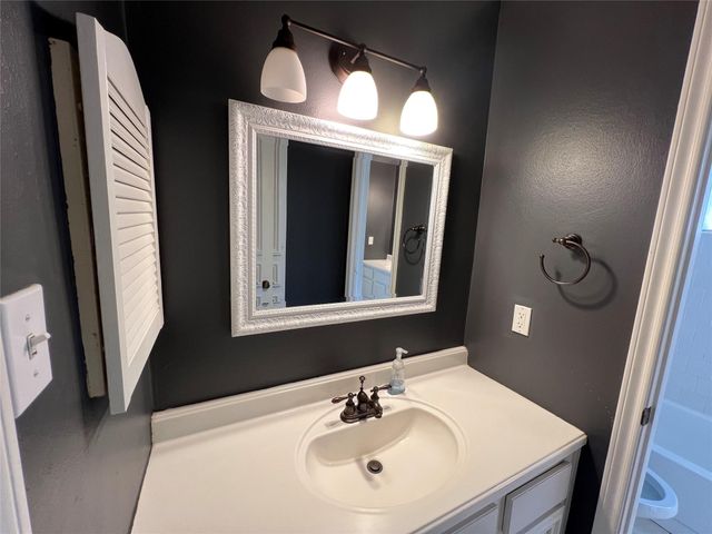 38 Dusky Meadow Pl, The Woodlands, TX 77381