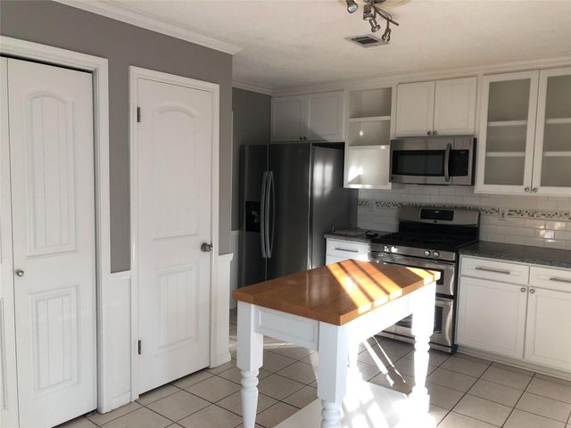 38 Dusky Meadow Pl, The Woodlands, TX 77381