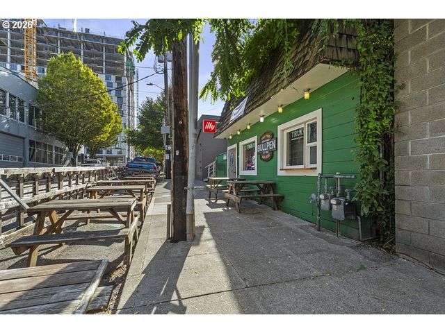 2020 Sw MARKET STREET Dr 303, Portland, OR 97201