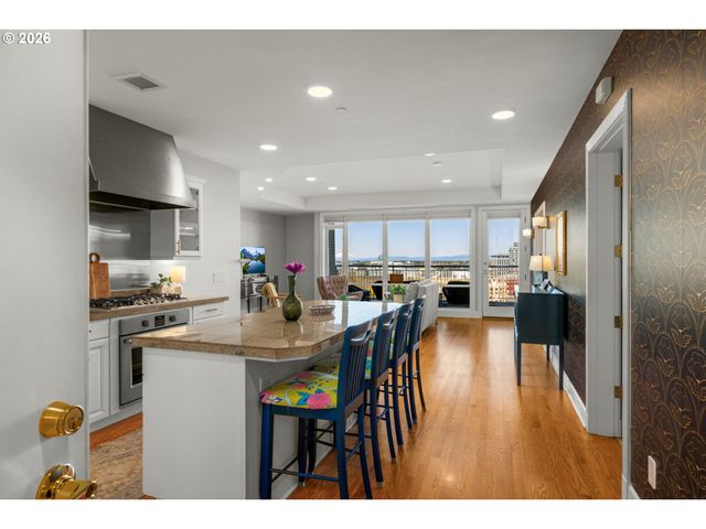 2020 Sw MARKET STREET Dr 303, Portland, OR 97201