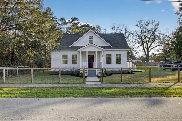481 S Railroad Avenue, Ridgeville, SC 29472