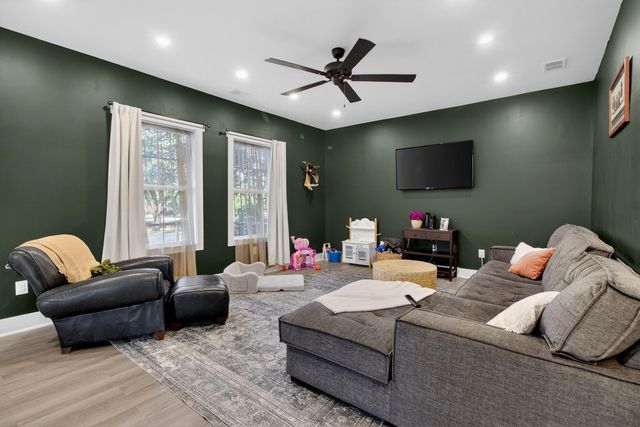 481 S Railroad Avenue, Ridgeville, SC 29472