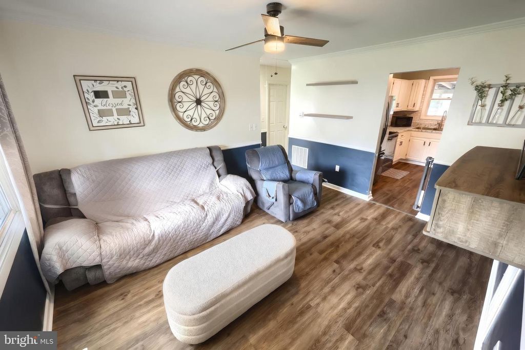 Image 12 of property listing at 3802 FOX CHASE DR, Dover, PA 17315
