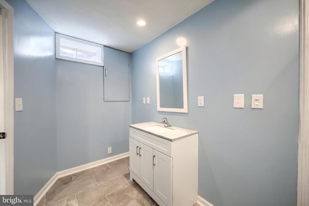 Image 29 of property listing at 3802 FOX CHASE DR, Dover, PA 17315