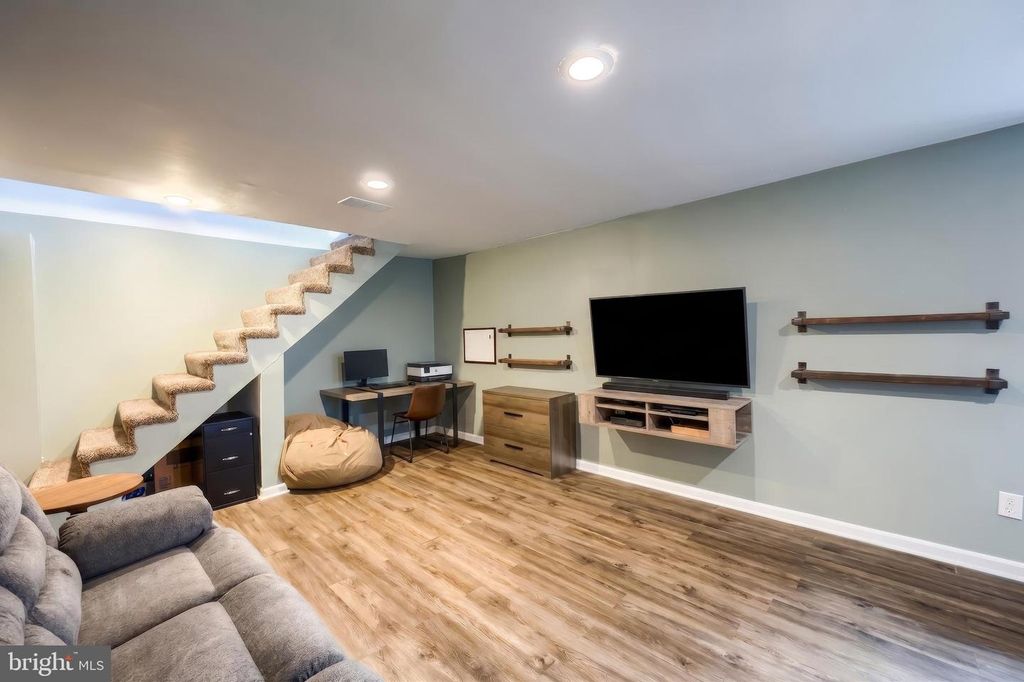 Image 30 of property listing at 3802 FOX CHASE DR, Dover, PA 17315