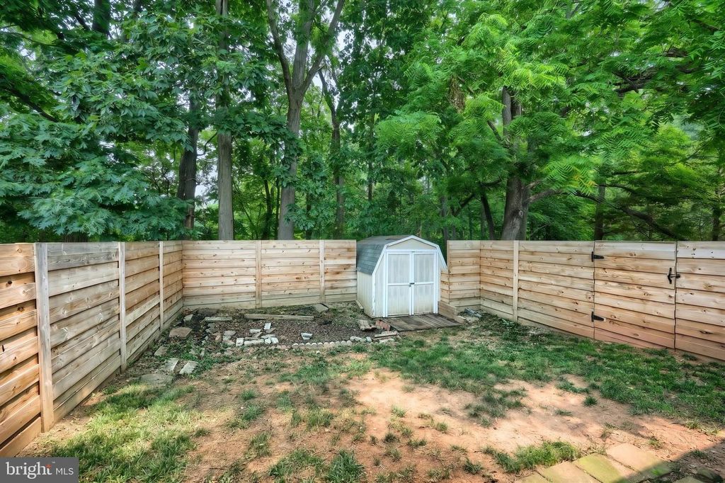 Image 9 of property listing at 3802 FOX CHASE DR, Dover, PA 17315