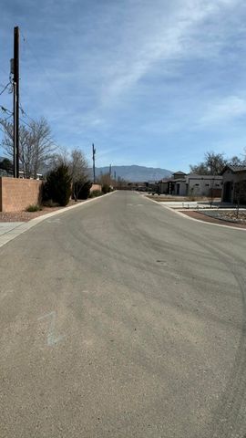 253 VALLE ENCANTADO Drive NW, Albuquerque, NM 87107