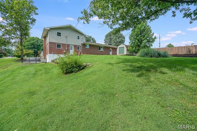 112 Saint Mary Drive, Collinsville, IL 62234