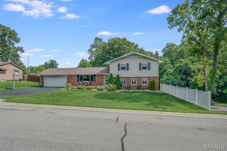 112 Saint Mary Drive, Collinsville, IL 62234
