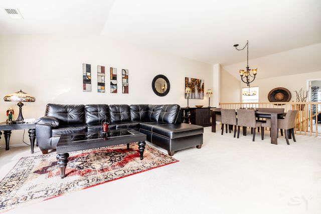 274 Wildspring Court, Itasca, IL 60143