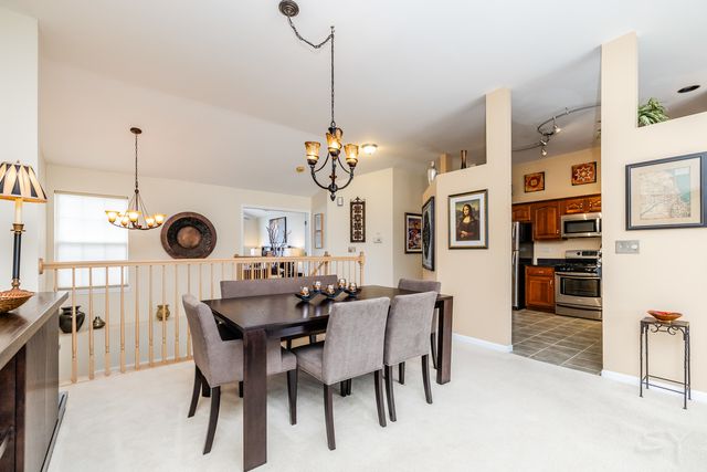 274 Wildspring Court, Itasca, IL 60143