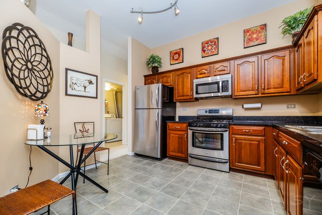 274 Wildspring Court, Itasca, IL 60143