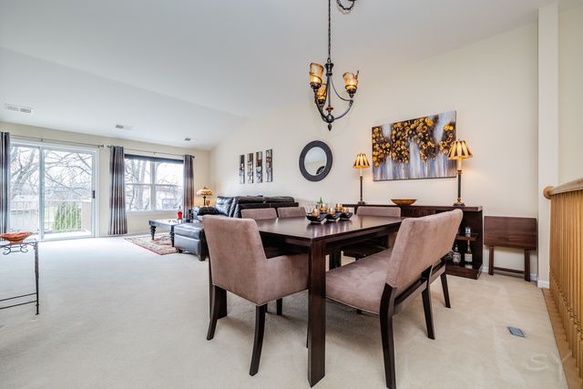 274 Wildspring Court, Itasca, IL 60143