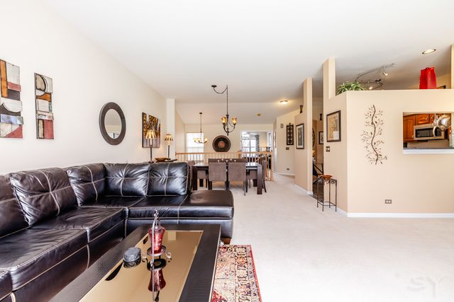 274 Wildspring Court, Itasca, IL 60143