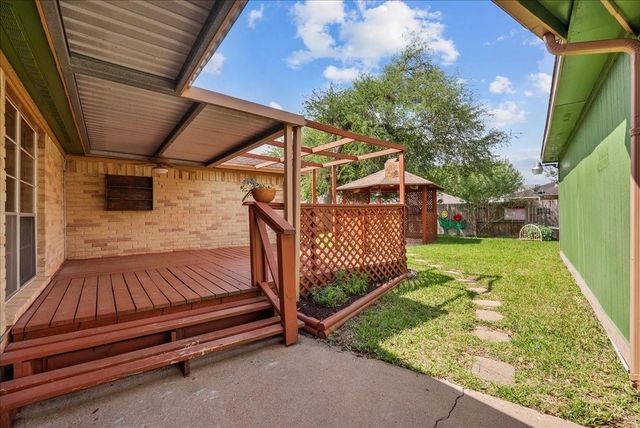 3930 Sandlewood Drive, Pasadena, TX 77504