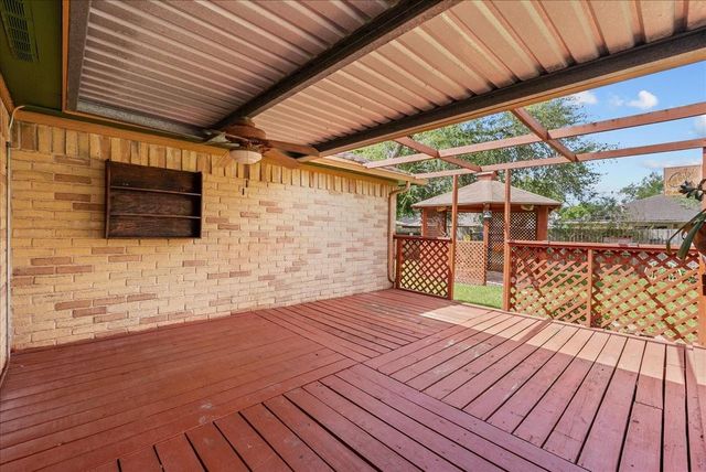 3930 Sandlewood Drive, Pasadena, TX 77504