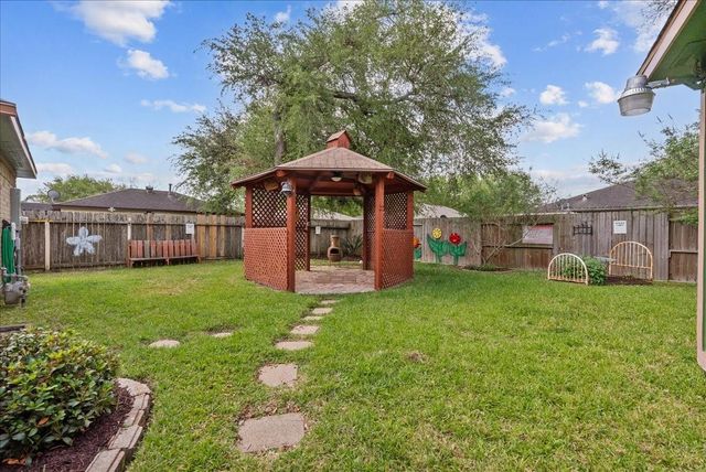 3930 Sandlewood Drive, Pasadena, TX 77504