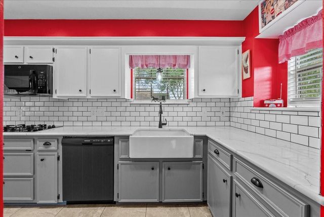 3930 Sandlewood Drive, Pasadena, TX 77504