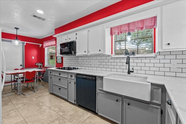 3930 Sandlewood Drive, Pasadena, TX 77504