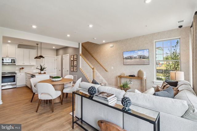 1045 INFERNO TER SE, Leesburg, VA 20175