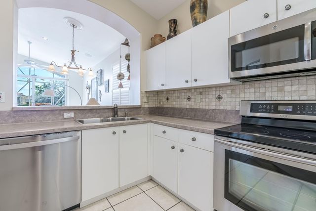 7180 Cataluna Circle, Delray Beach, FL 33446