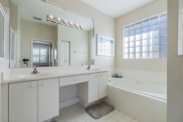 7180 Cataluna Circle, Delray Beach, FL 33446