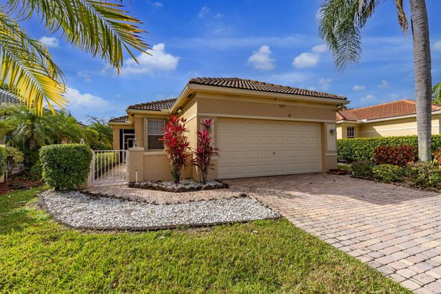 7180 Cataluna Circle, Delray Beach, FL 33446