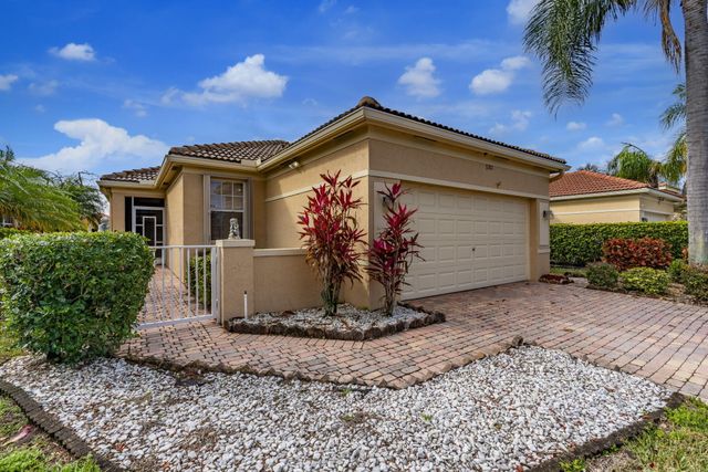 7180 Cataluna Circle, Delray Beach, FL 33446