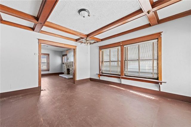 2951 Victor Street, Kansas City, MO 64128