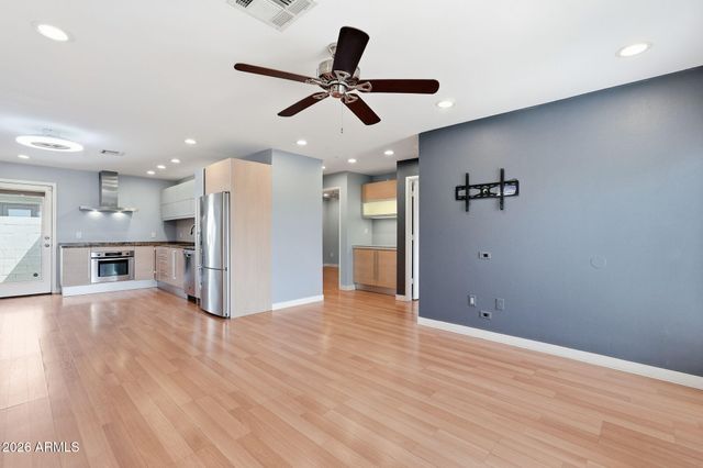 1850 E MARYLAND Avenue 3, Phoenix, AZ 85016