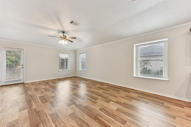 745 Covent DR, Kyle, TX 78640