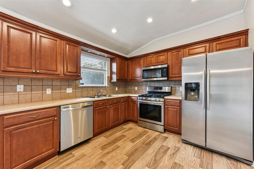 745 Covent DR, Kyle, TX 78640