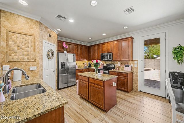 7406 E OLLA Avenue, Mesa, AZ 85212