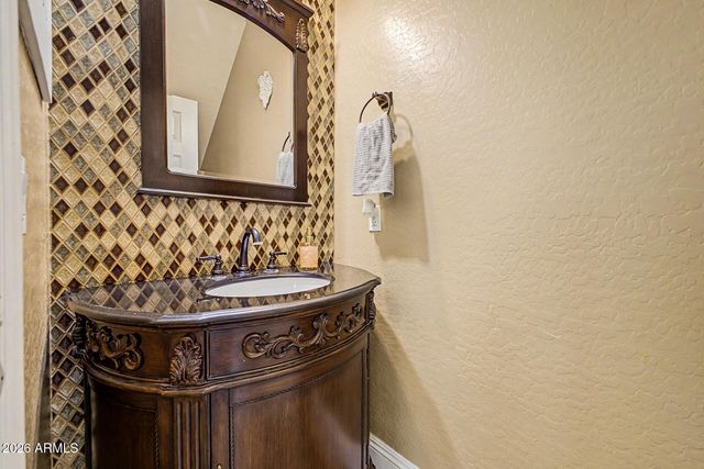 7406 E OLLA Avenue, Mesa, AZ 85212
