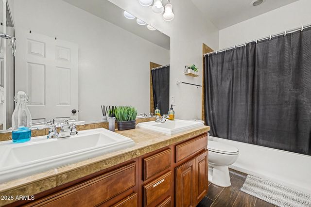 7406 E OLLA Avenue, Mesa, AZ 85212