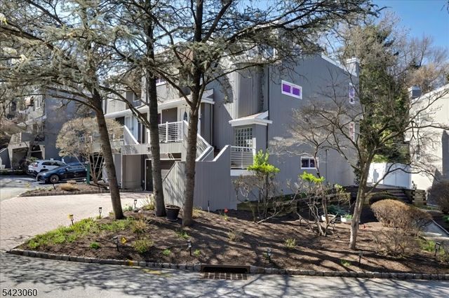 376 Kenwood St 9, Englewood City, NJ 07631