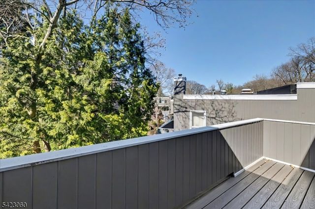 376 Kenwood St 9, Englewood City, NJ 07631