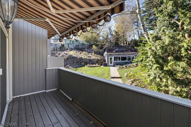 376 Kenwood St 9, Englewood City, NJ 07631