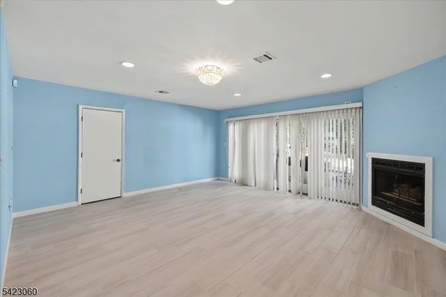 376 Kenwood St 9, Englewood City, NJ 07631