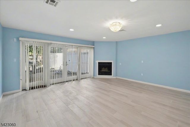 376 Kenwood St 9, Englewood City, NJ 07631