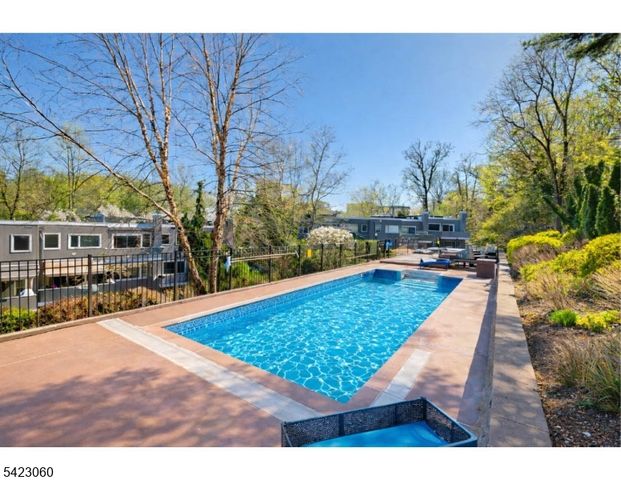 376 Kenwood St 9, Englewood City, NJ 07631