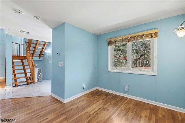 376 Kenwood St 9, Englewood City, NJ 07631