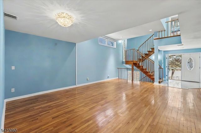 376 Kenwood St 9, Englewood City, NJ 07631