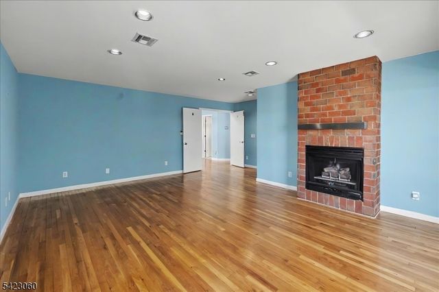 376 Kenwood St 9, Englewood City, NJ 07631