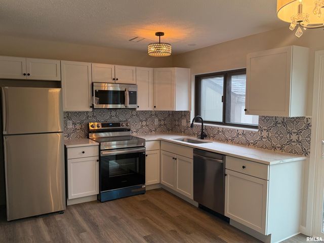 20 Trailridge Lane, Springfield, IL 62704