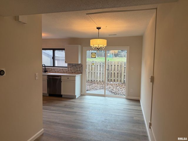 20 Trailridge Lane, Springfield, IL 62704