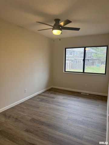 20 Trailridge Lane, Springfield, IL 62704